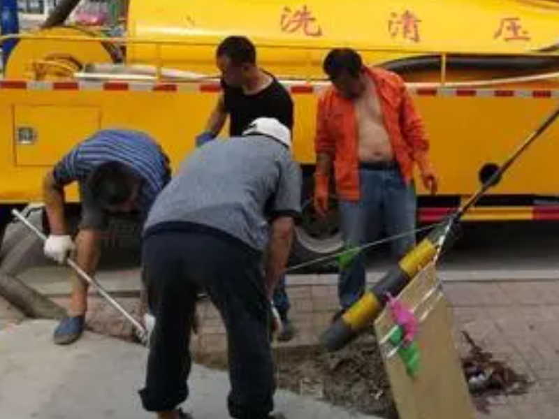 吴江临沪大道专业化粪池清理专车抽粪吸粪高压清洗管